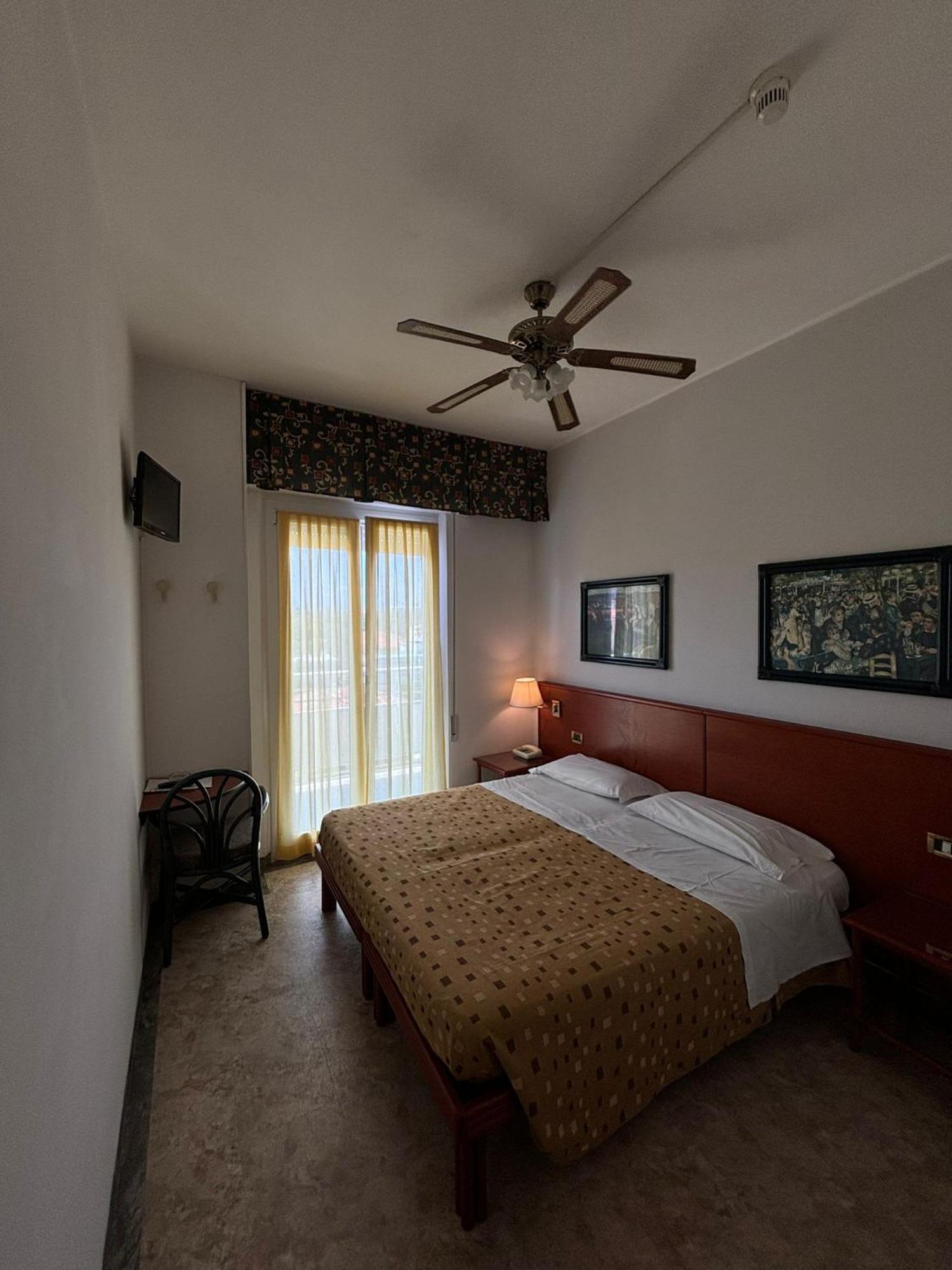Hotel Spiaggia Pesaro Room photo